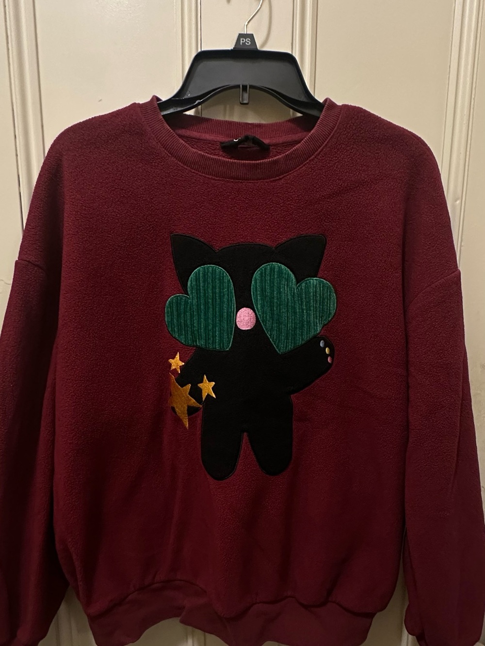 Burgundy Womens Sweatshirt with Heart-Eyed Cat Motif